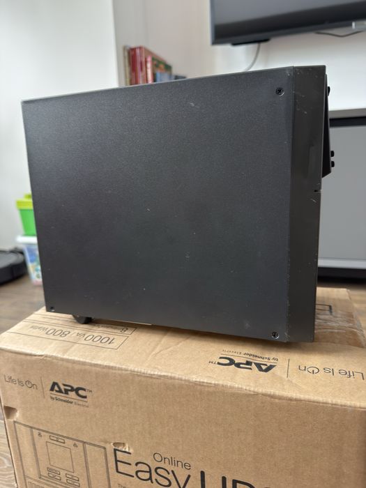 UPS  защити / АРС Easy-UPS SRV 1000VA 230V