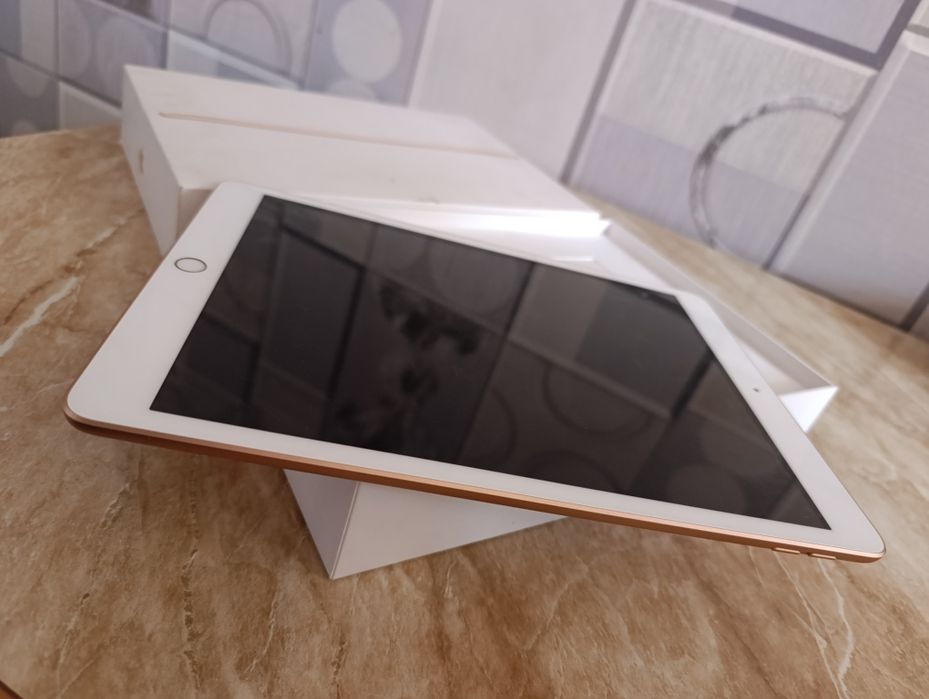 iPad (8th Generation) Gold 32 GB Wifi sotiladi