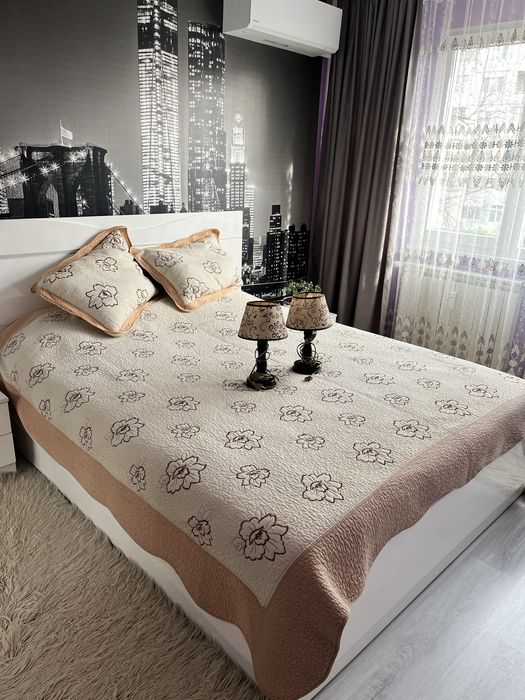 Продавам шалте запспалня в комплект с две нощни лампи