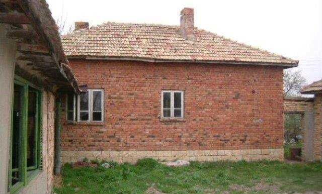 Къща в Бенковски