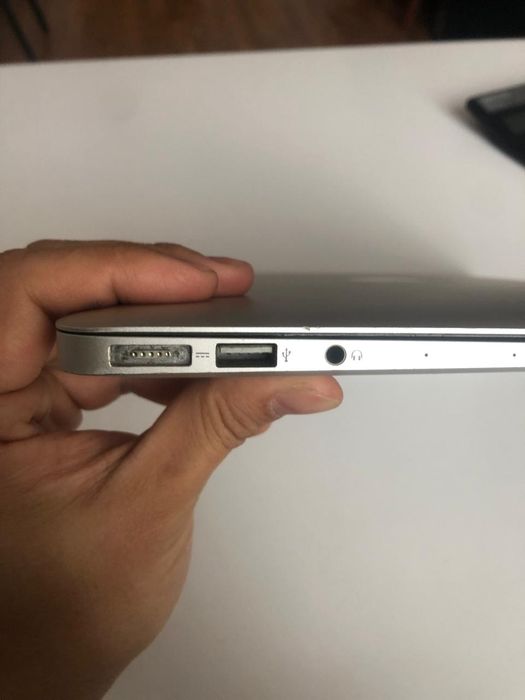 Продам ноутбук MacBook