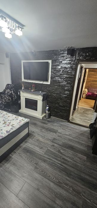 Apartament 2 camere, etaj 1, zona Bradului – 77500 € negociabil