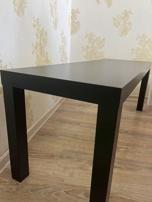 Продаю стол под ТВ