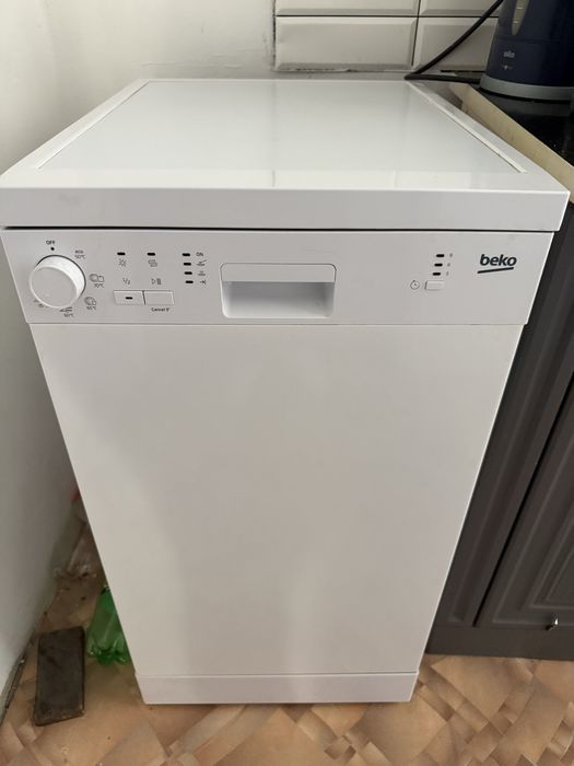 Посудомоечная машина Beko dfs05012w