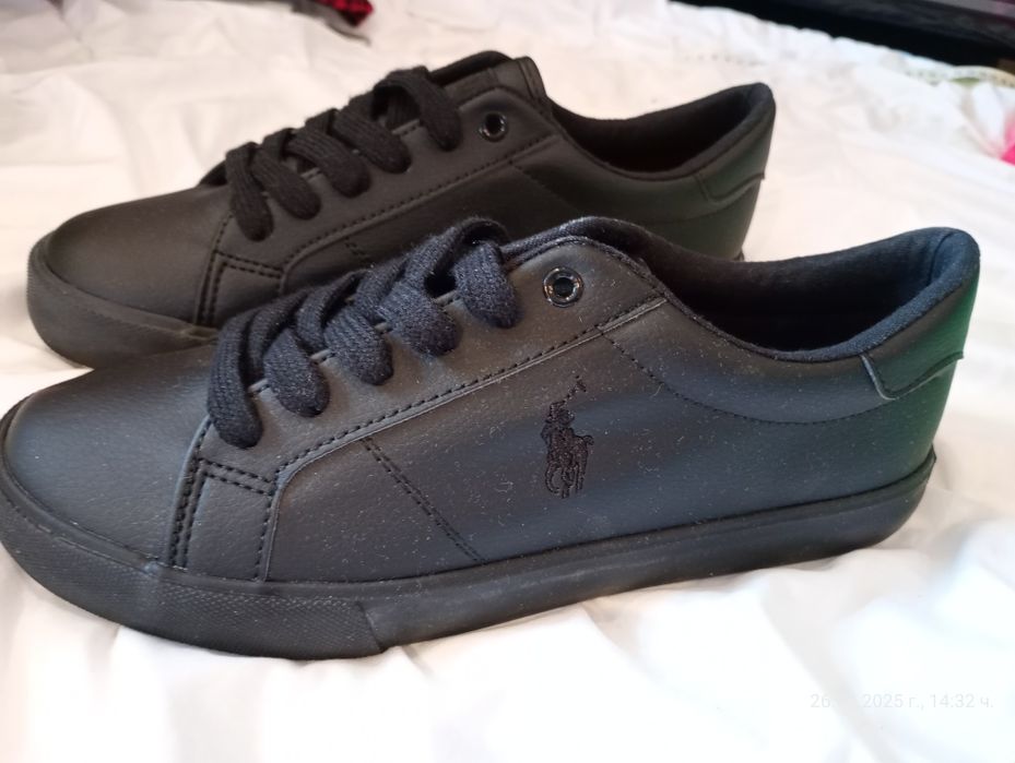 Polo Ralph Lauren
Polo Ralph Lauren

Sayer sneakers
Sayer sneakers