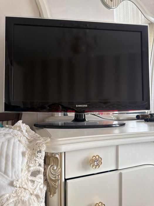 Телевизор “Samsung”