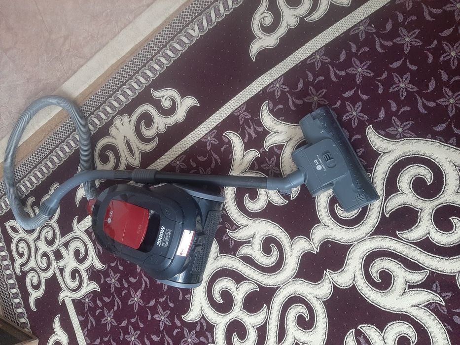 Пылесос в отличном состояние давление  хорошее