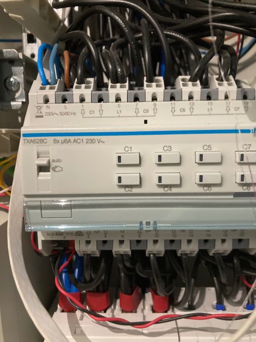 Smart Home автоматизация на жилищни и обществени сгради. KNX, Dali.