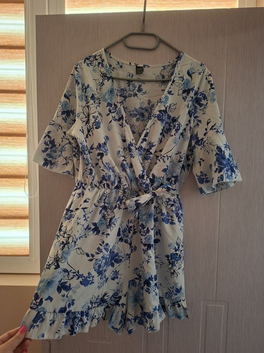 Стилен гащеризон на цветя