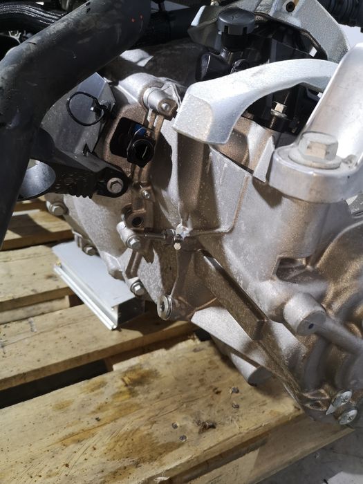 Cutie viteze manuala 6 trepte 1.5 ecoboost YZJA 200CP ford fiesta mk8