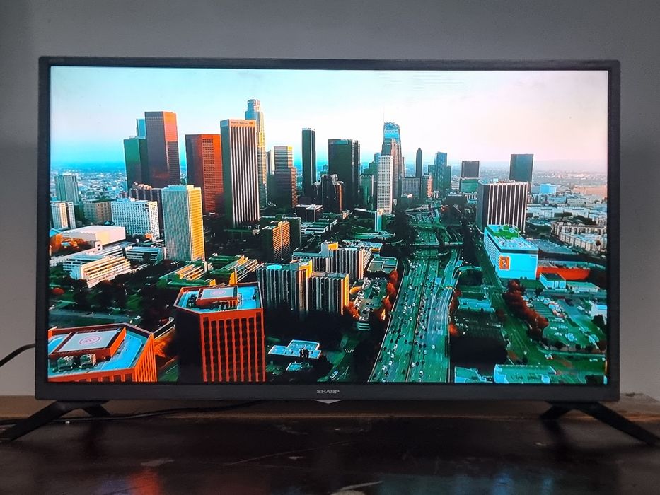 SMART Телевизор/Sharp - 32" - FULLHD , YouTube , Цифрова + Ефирна