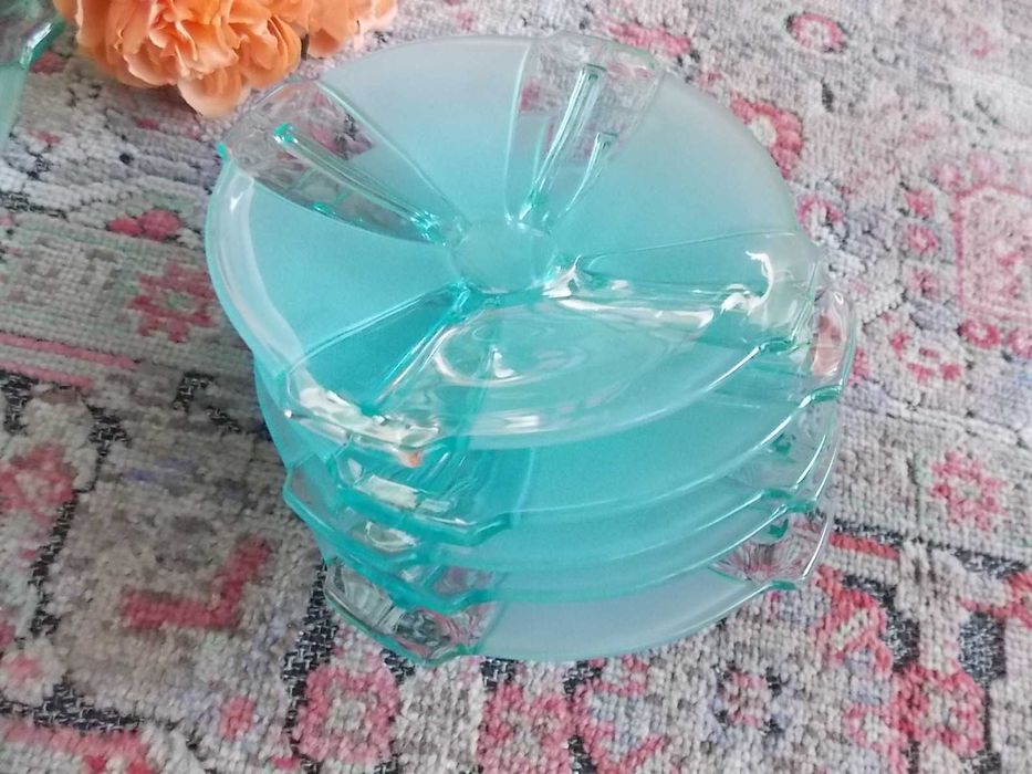 set sticla ptr tort si set boluri cristal  = 70 lei/230 lei