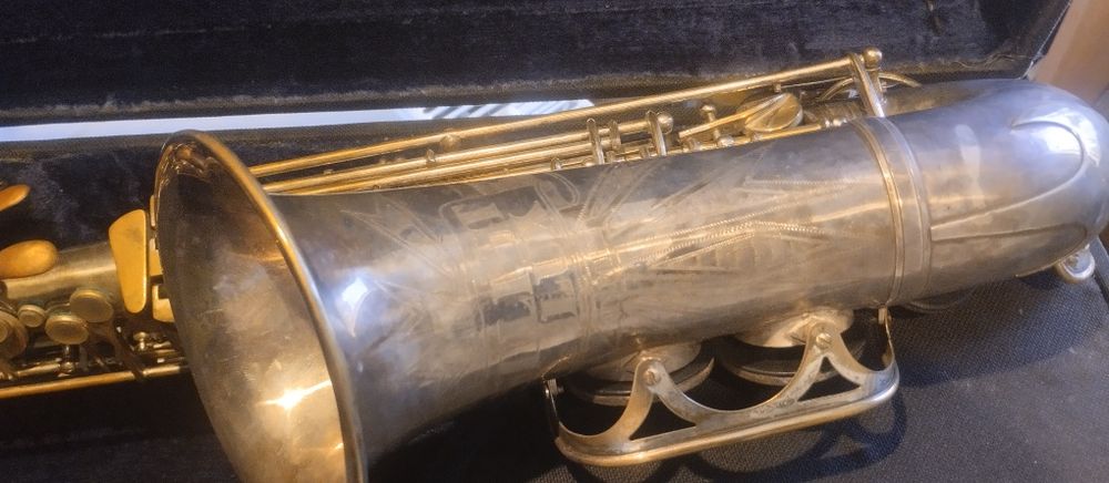 Flaut HULLER argintat Saxofon argintat Solist lux