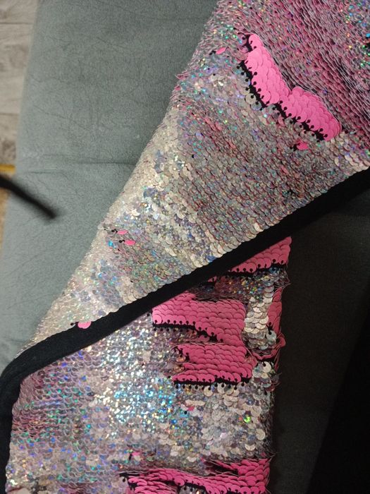 Фирменная кофточка красивая