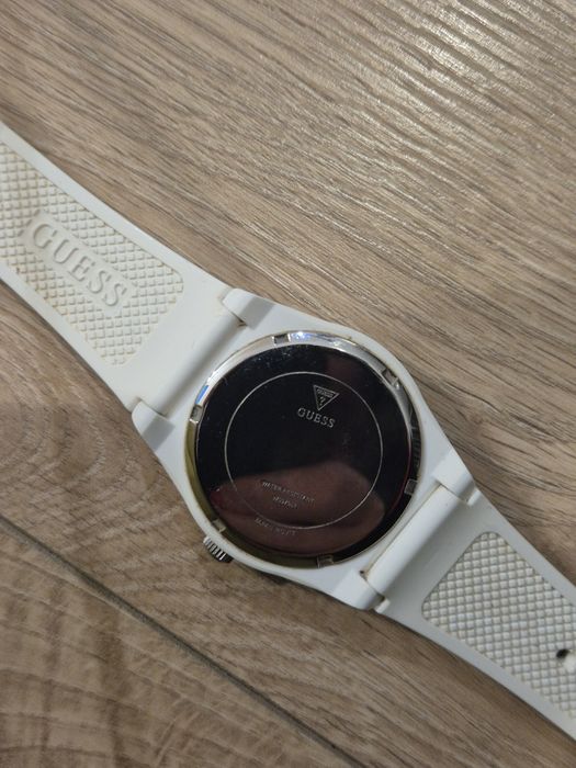 Оригинален часовник Guess