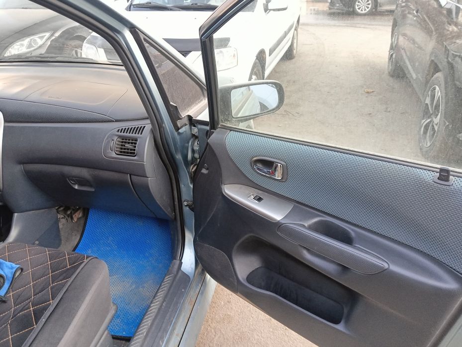 Продам Мазду Премаси