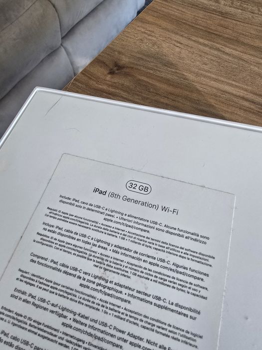 Tableta Ipad generatia a 8-a, 32 Gb, A2270.