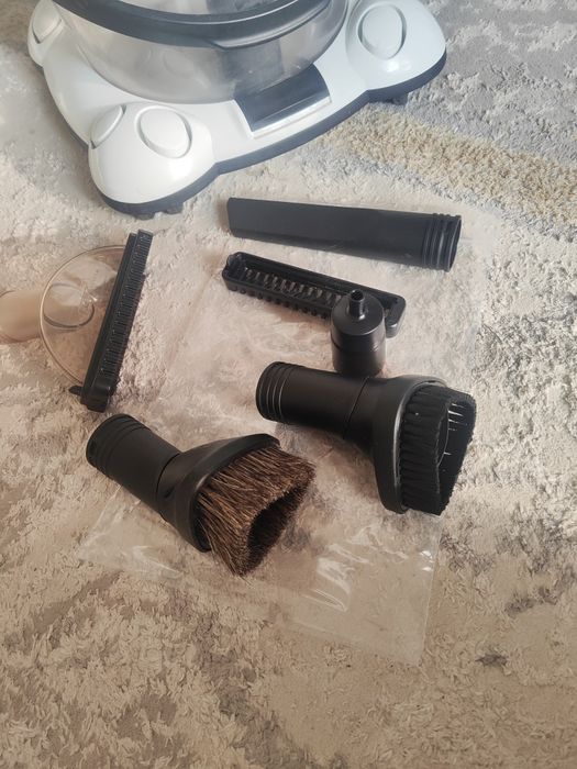 Пелесос фирма HYLA