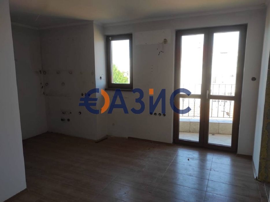 Продава се Тристаен апартамент в Черноморец - 113 кв.м за 947 €/кв.м - Снимка #3