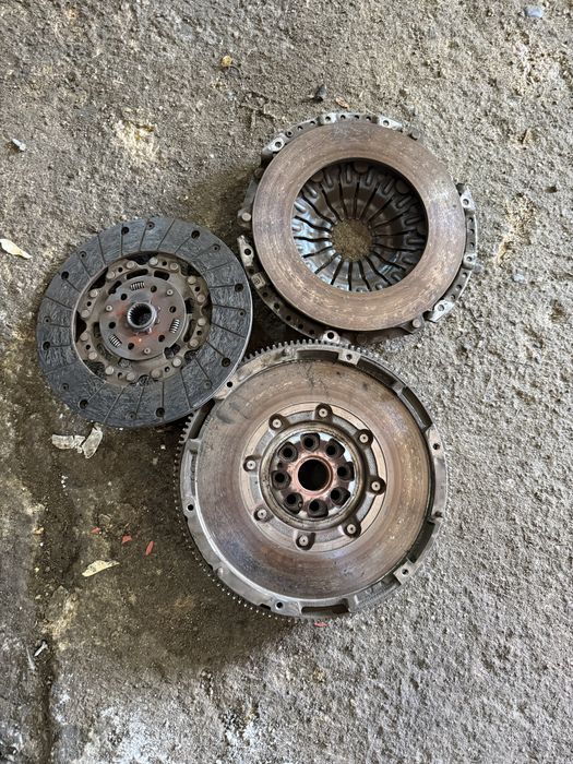 Съединител и демпферен маховик за audi i vw 1.8 TFSI