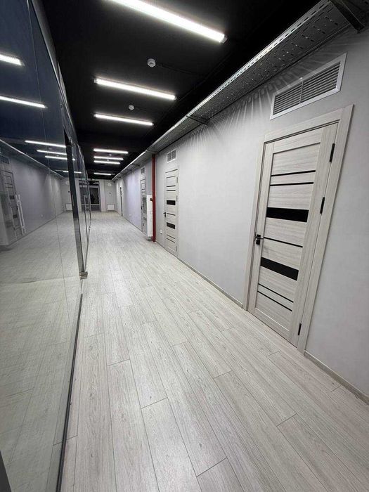 Продаётся здание в центре города! университет Вестминстер. 6777 м²