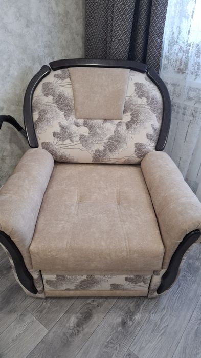 Продам диван в хорошем состоянии