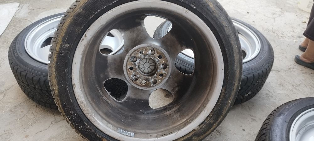 BMW Style 90 (17") с отлични зимни гуми DOT 2023