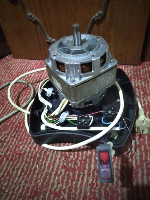 Продам электромоторы от  советских сокавыжималок