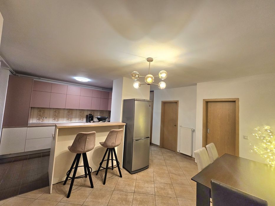 PROPRIETAR, inchiriez apartament 3 camere, cu loc de parcare subteran