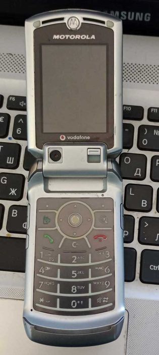 Vand Motorola V3x in stare impecabila ! ca NOU