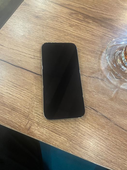 Iphone.                 16pro