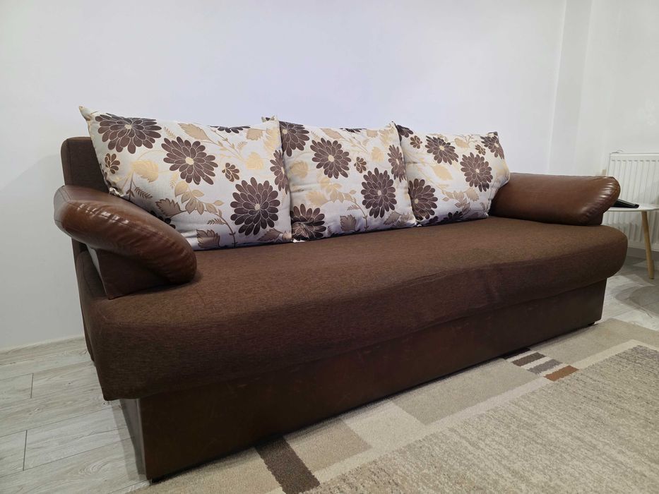 Vând canapea extensibilă