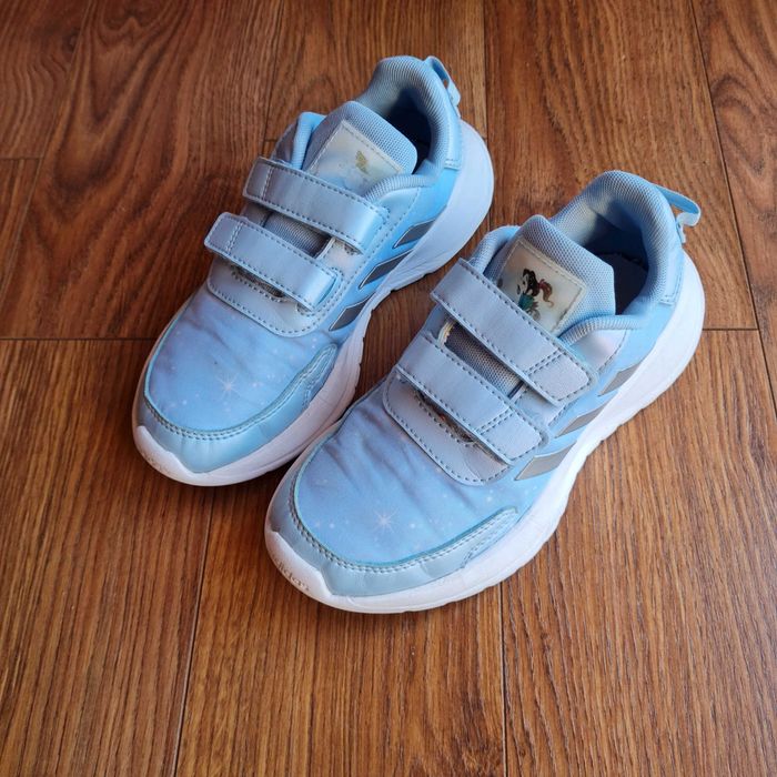 Adidasi marime 31 pt fete doua perechi 19 cm