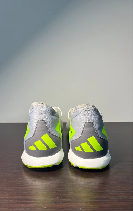 Adidas predator EU46 2/3. Adidas EU42 за футзал.