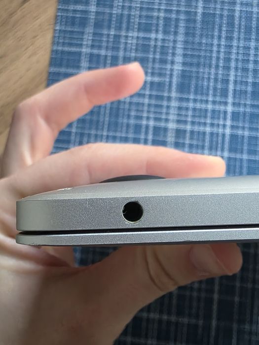 MacBook Pro 13 2017 года Intel I5 256 гигабайт SSD