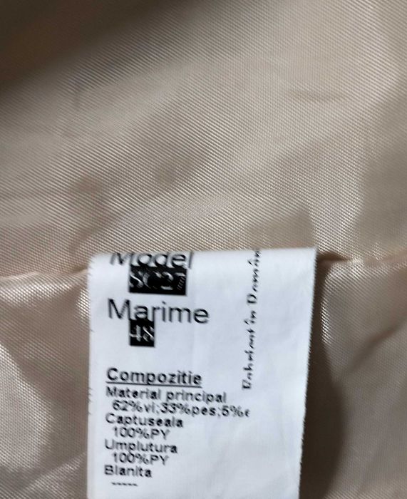 Palton bej cambrat mărime 42-44