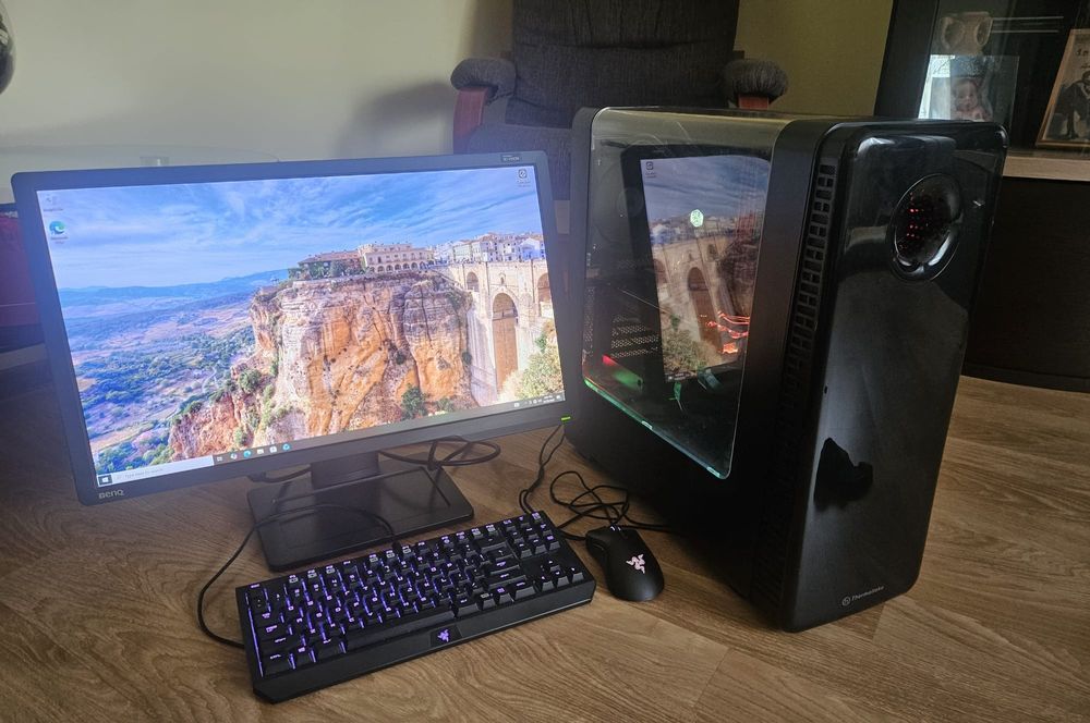 PC Gaming i7-8700K + GTX 1080 STRIX 8GB + 16GB RAM + Monitor 144Hz