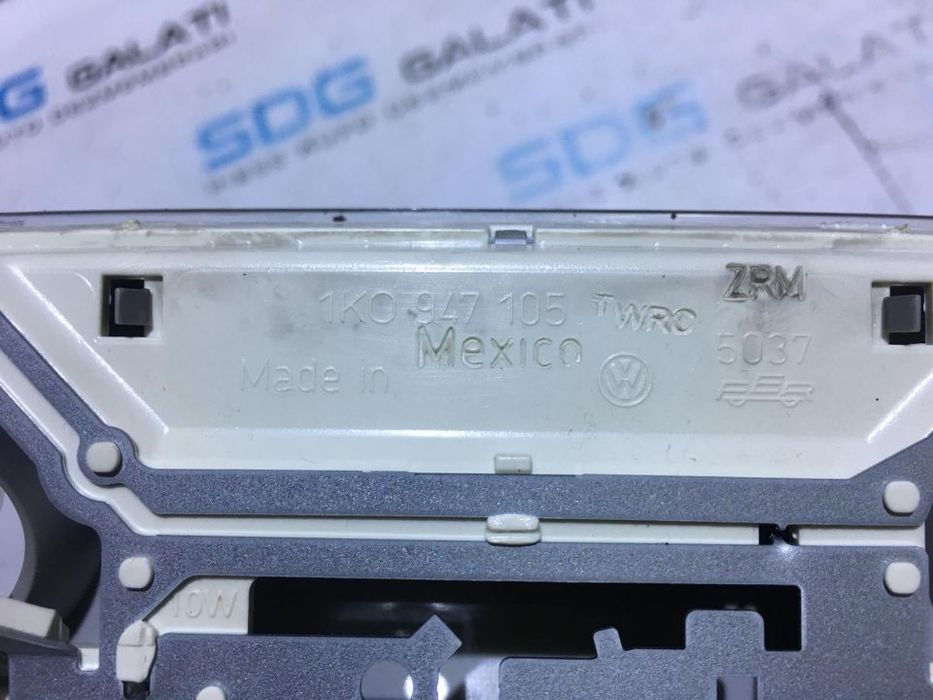 Plafoniera Lumini VW Passat B6 2005 - 2010 COD : 1K0 947 105 / 1K0947133E / 1K0947105