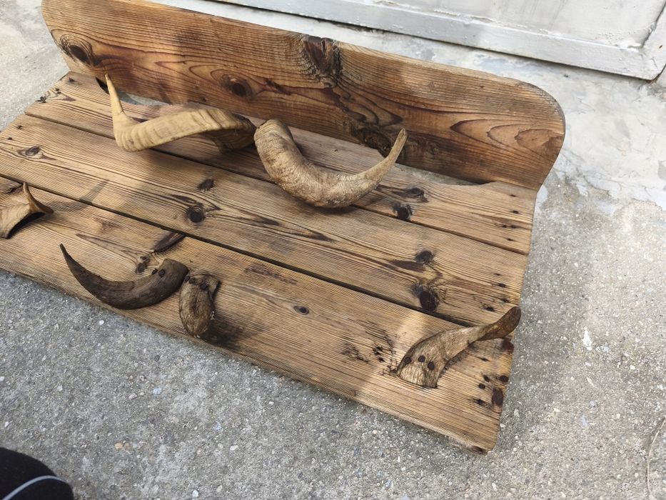 Стара закачалка с рога , етно закачалка