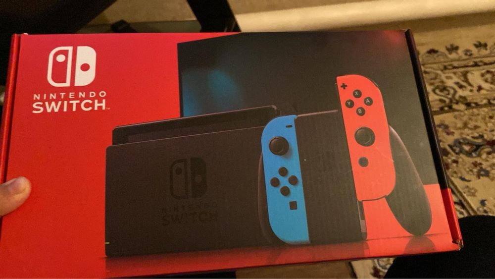 Продам Nintendo Switch срочно !!!