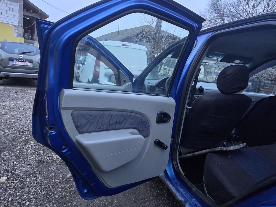 Dezmembrez Dacia Logan 1.6 mpi