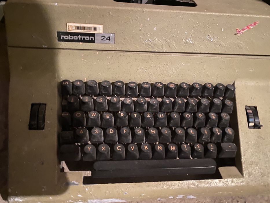 Masina de scris veche ROBOTRON 24