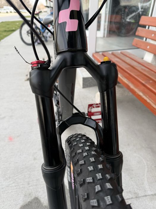 Планински велосипед Мекица CUBE  Pro 27.5цола.