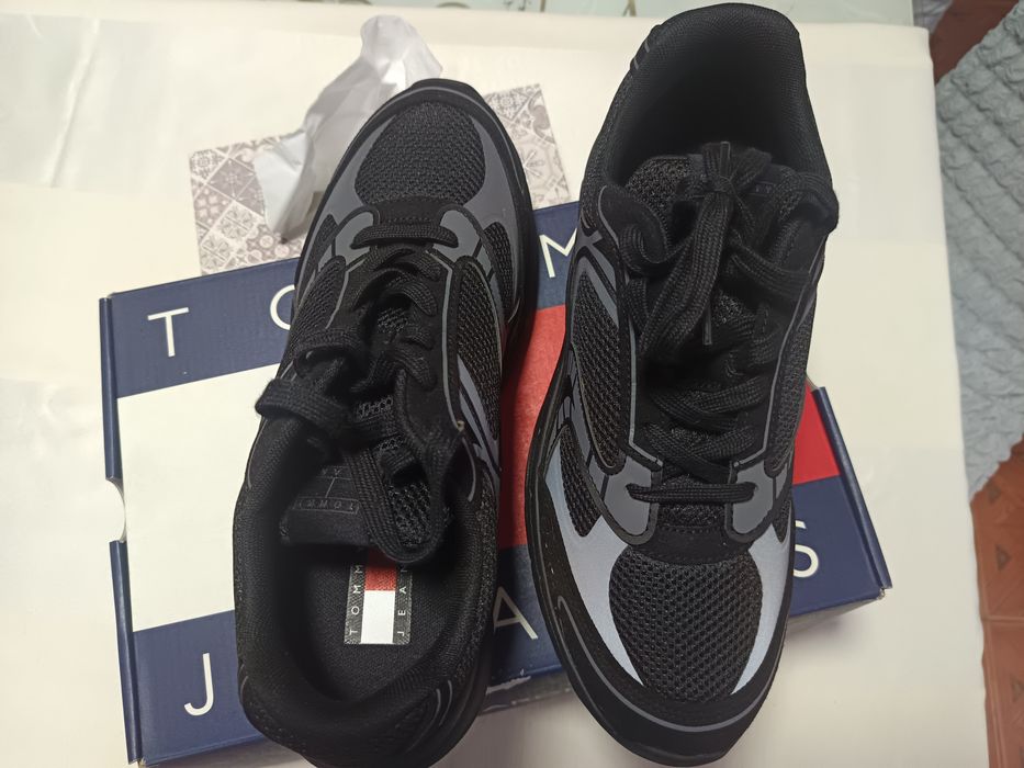 Adidași Tommy Jeans NOI