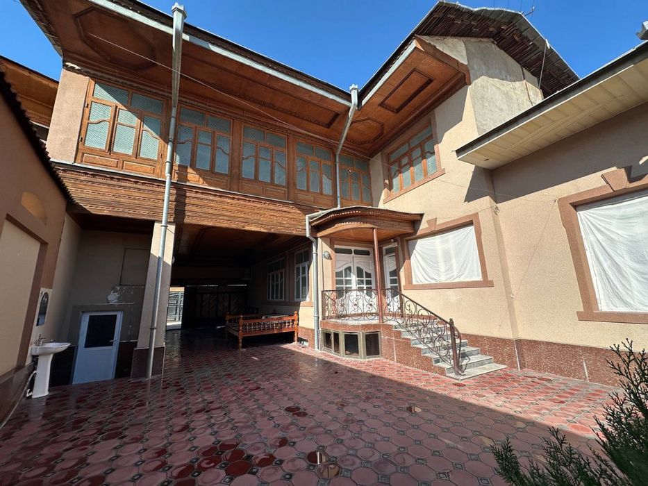 Shaxar markazidan Fayzli Honadon chorsu yaqinida