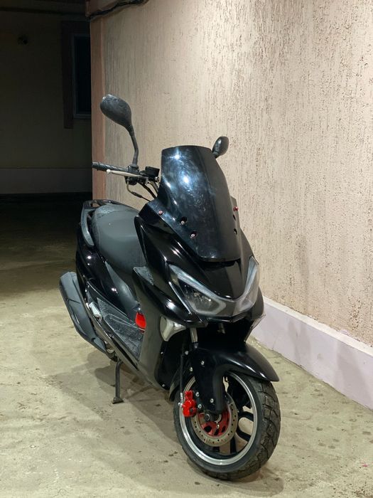 Продам Мопед Скутер Макси maxvi .