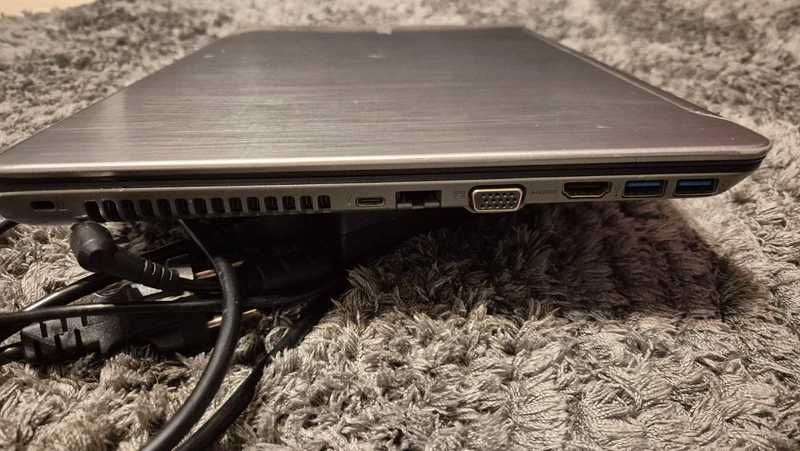 Vand laptop- Acer Aspire F5-573 (Model N16Q2) —