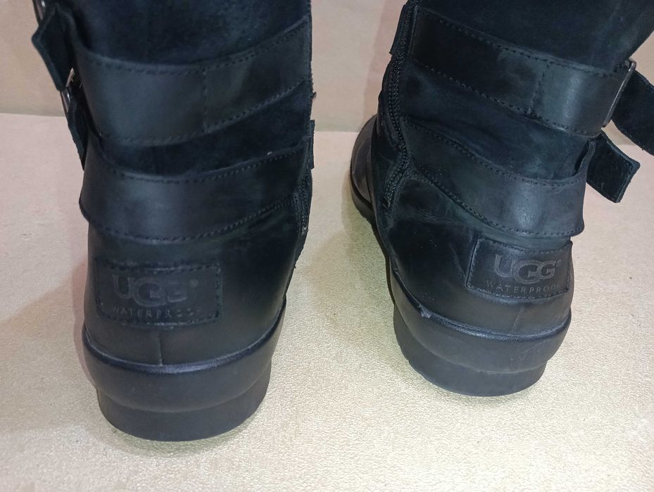 UGG кожени черни ботуши N 39 - 29 лв