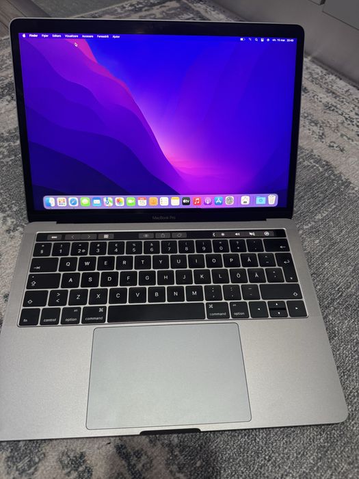 Laptop Macbook pro 13 inch 2016