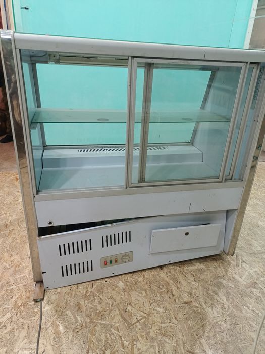 Холодильник витрина